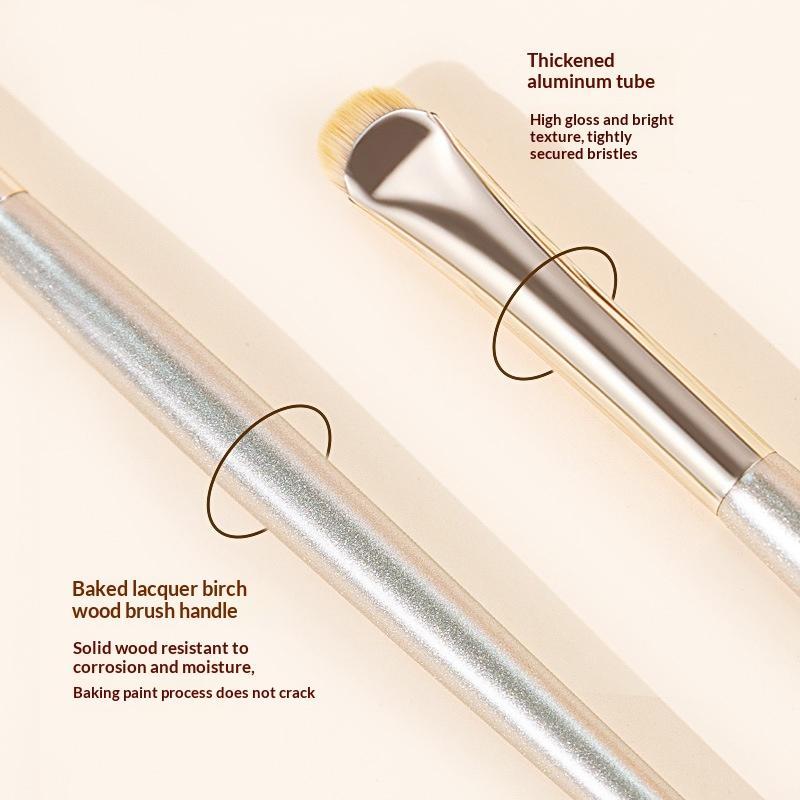Nuovi 2 Pennelli Curvi per Eye - Beauty Makeup News recensione e prezzo