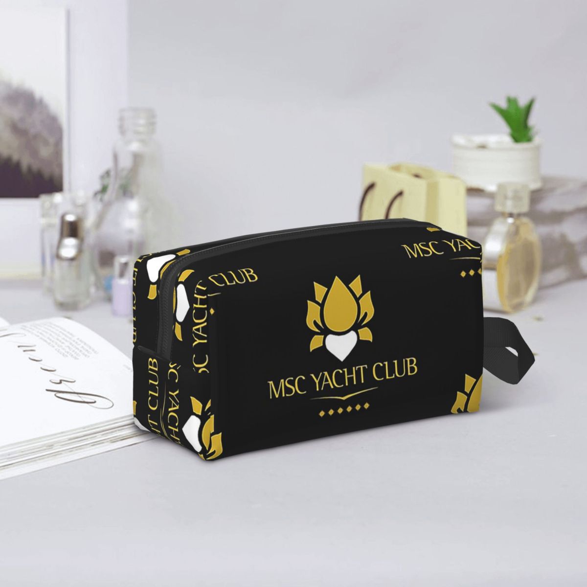 Borsa per il Trucco con Logo M - Beauty Makeup Logo Design recensione e prezzo